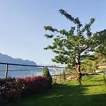 بيت للعطل Mella House Garden Relax