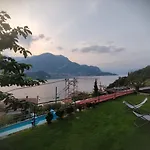 بيت للعطل Mella House Garden Relax *