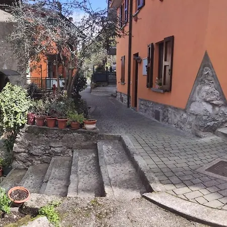 Mella House Garden Relax ليتْسّينو