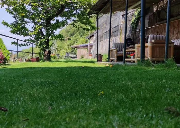 Mella House Garden Relax Semesterbostad