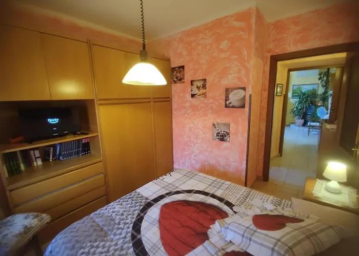 Semesterbostad Mella House Garden Relax *