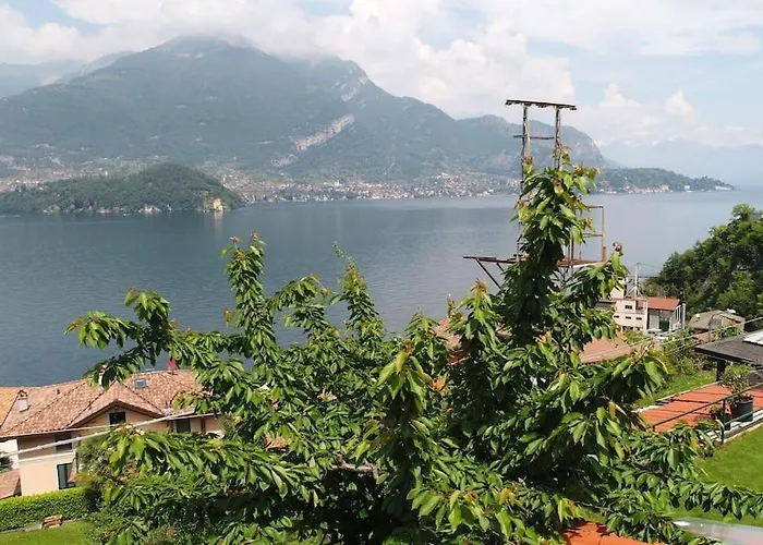 Semesterbostad Mella House Garden Relax Lezzeno