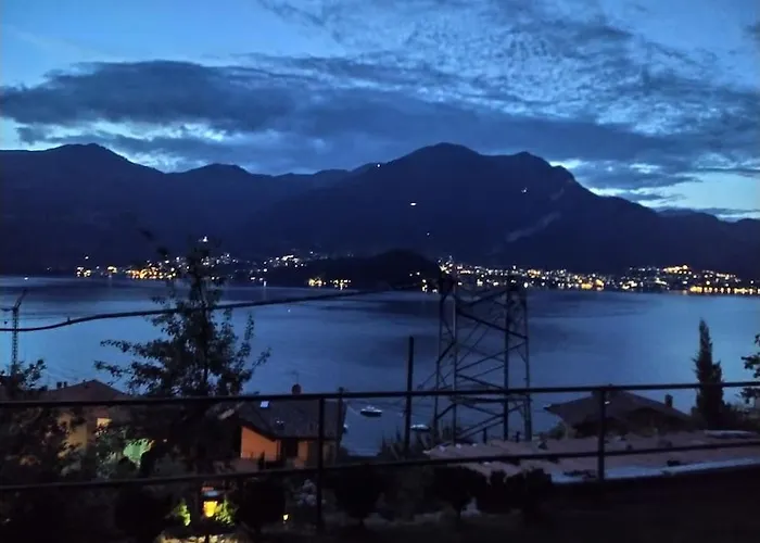 Semesterbostad Mella House Garden Relax *