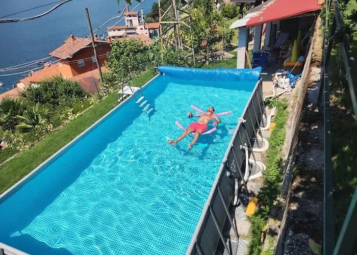 Mella House Garden Relax Semesterbostad *