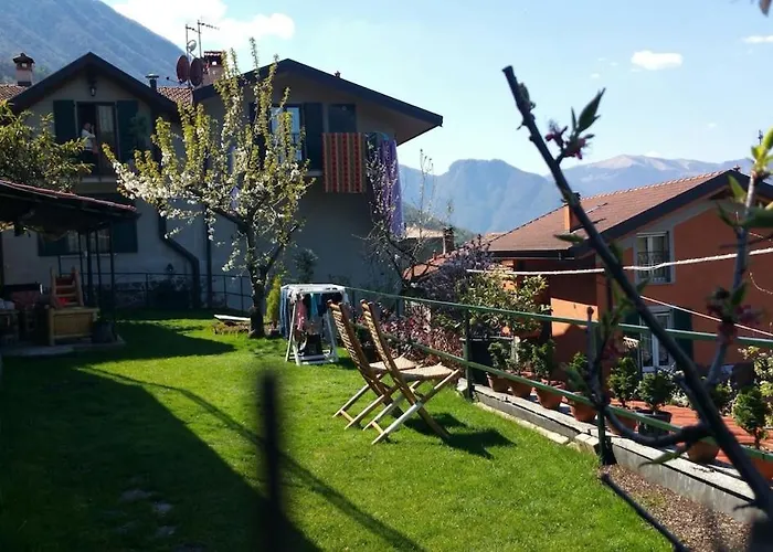 Mella House Garden Relax