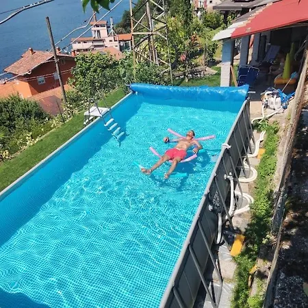 Mella House Garden Relax Vakantiehuis *