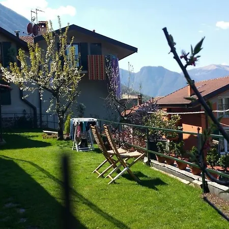 Mella House Garden Relax